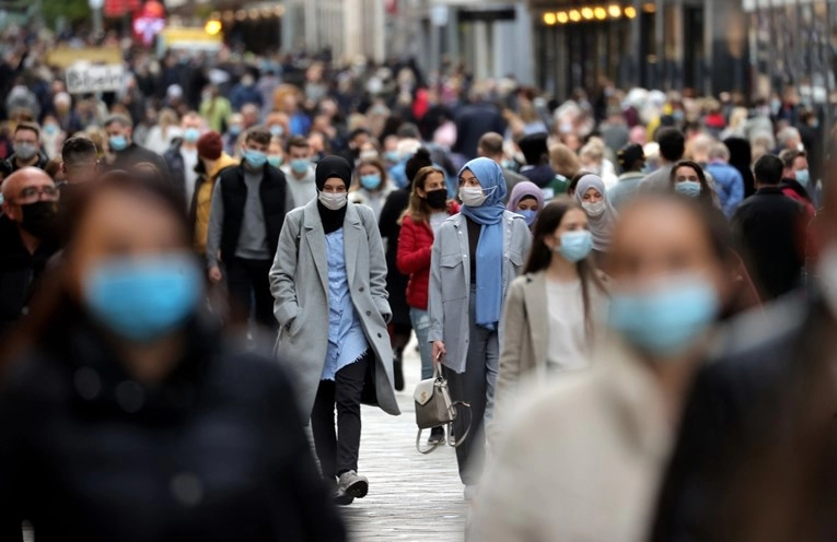 Njemačka spalila tri milijarde neiskorištenih maski kupljenih tijekom korone